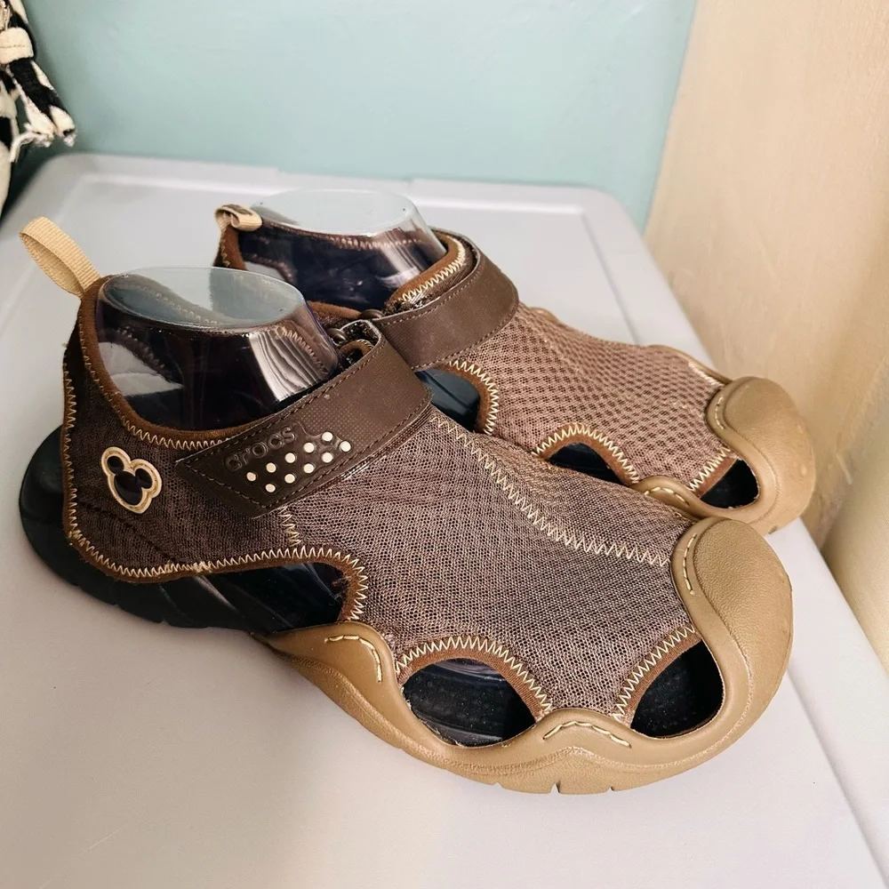 Crocs Swiftwater Disney Men’s Mickey Mouse Sandals Brown Mesh Shoes Sz 10